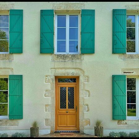 Les Maisons Du Bonheur Bed and Breakfast Château-Garnier Buitenkant foto