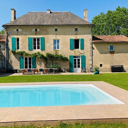 Les Maisons Du Bonheur Bed and Breakfast Château-Garnier Buitenkant foto