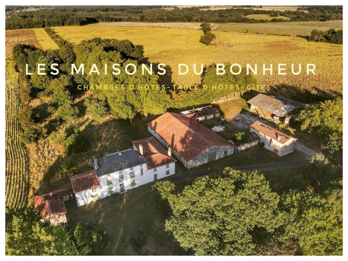 Les Maisons Du Bonheur Bed and Breakfast Château-Garnier Buitenkant foto