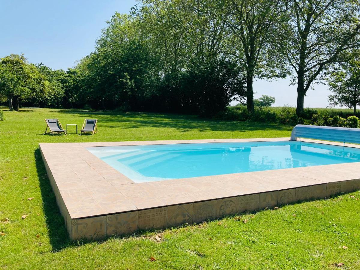 Les Maisons Du Bonheur Bed and Breakfast Château-Garnier Buitenkant foto