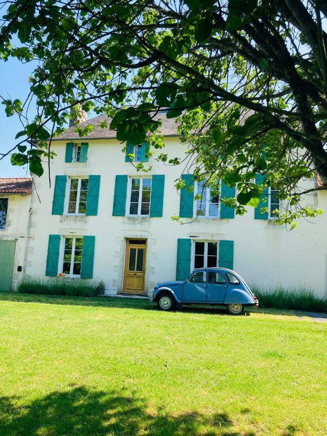 Les Maisons Du Bonheur Bed and Breakfast Château-Garnier Buitenkant foto